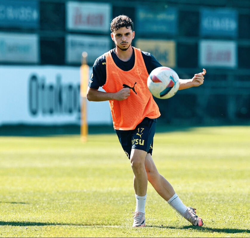 Muhammet Zeki Dursun kimdir, kaç yaşında? Bursaspor yeni transferini duyurdu Muhammet Zeki Dursun kimdir, kaç yaşında? Bursaspor yeni transferini duyurdu - 1. Resim