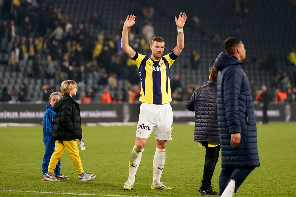 Nefes kesen maç! Fener kırmızıda geçti, 7 maçta gol atan Nesyri cezalı duruma düştü Nefes kesen maç! Fener kırmızıda geçti, 7 maçta gol atan Nesyri cezalı duruma düştü - 3. Resim