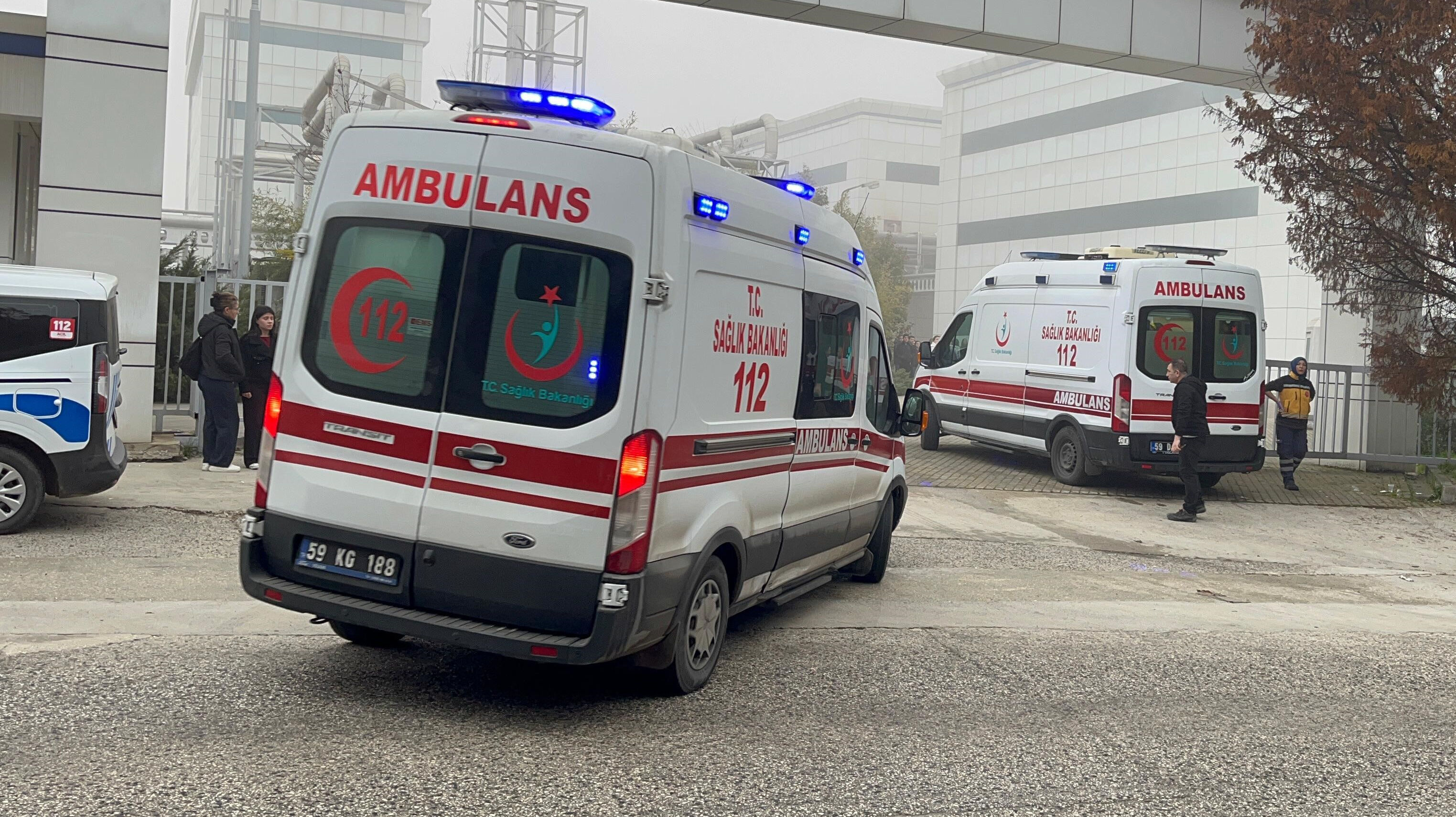 Tekirdağ'da ilaç fabrikasında korkutan patlama! Ambulanslar peş peşe geldi Tekirdağ'da ilaç fabrikasında korkutan patlama! Ambulanslar peş peşe geldi - 1. Resim