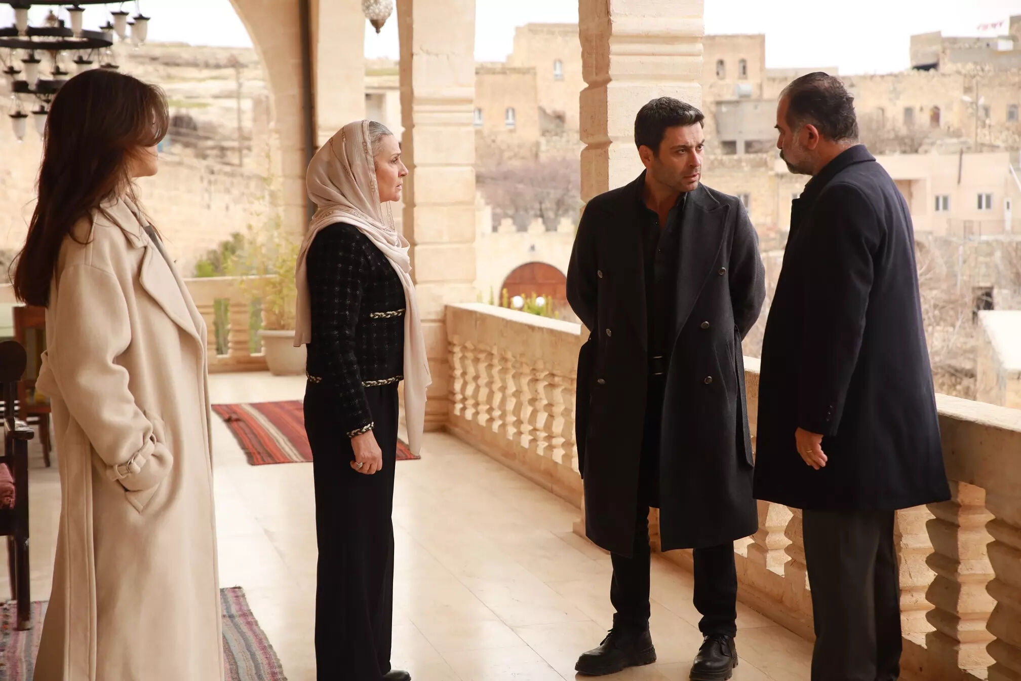 Uzak Şehir 12. bölümde neler olacak? Alya, Cihan'ı bırakıp gidebilir  Uzak Şehir 12. bölümde neler olacak? Alya, Cihan'ı bırakıp gidebilir  - 2. Resim