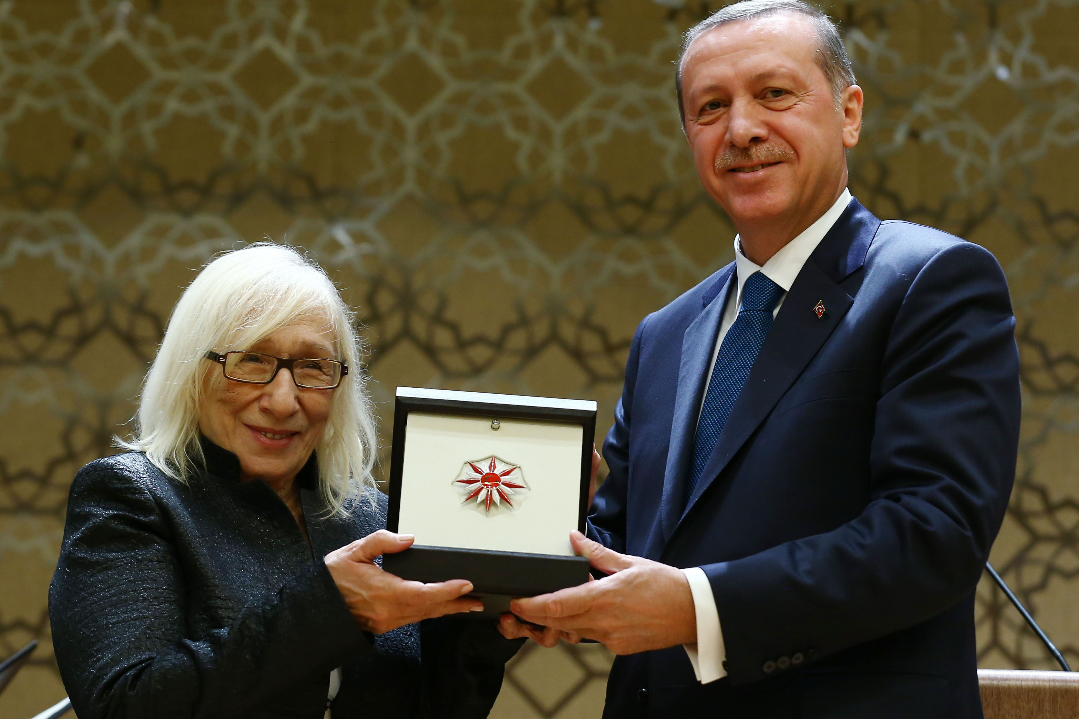 Yazar, akademisyen ve sosyolog Alev Alatlı kısaca kimdir? Yazar, akademisyen ve sosyolog Alev Alatlı kısaca kimdir? - 4. Resim