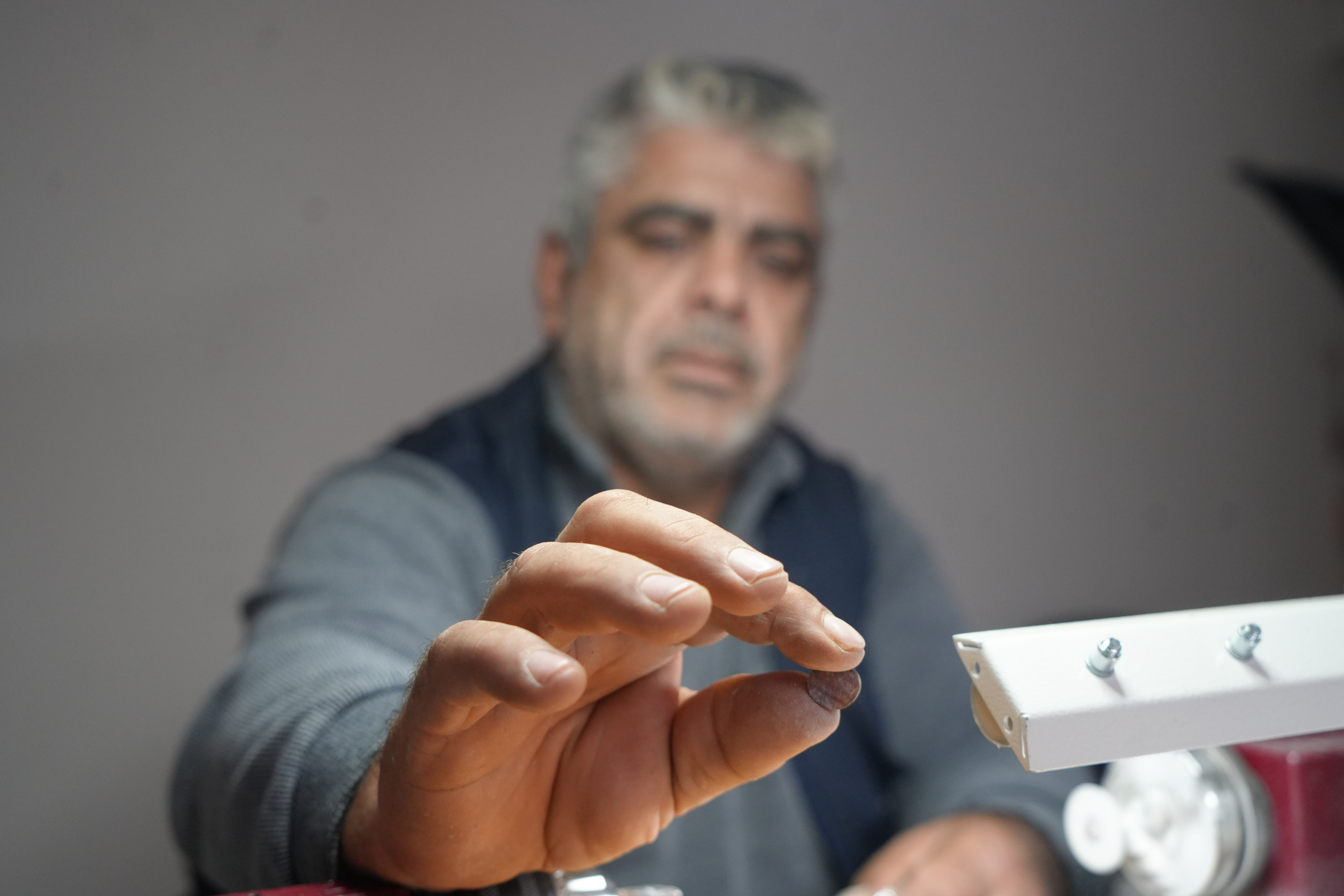 20 metrekarelik dükkanda yapıp dünyaya satıyor! Gramı dolar üzerinden işlem görüyor 20 metrekarelik dükkanda yapıp dünyaya satıyor! Gramı dolar üzerinden işlem görüyor - 1. Resim