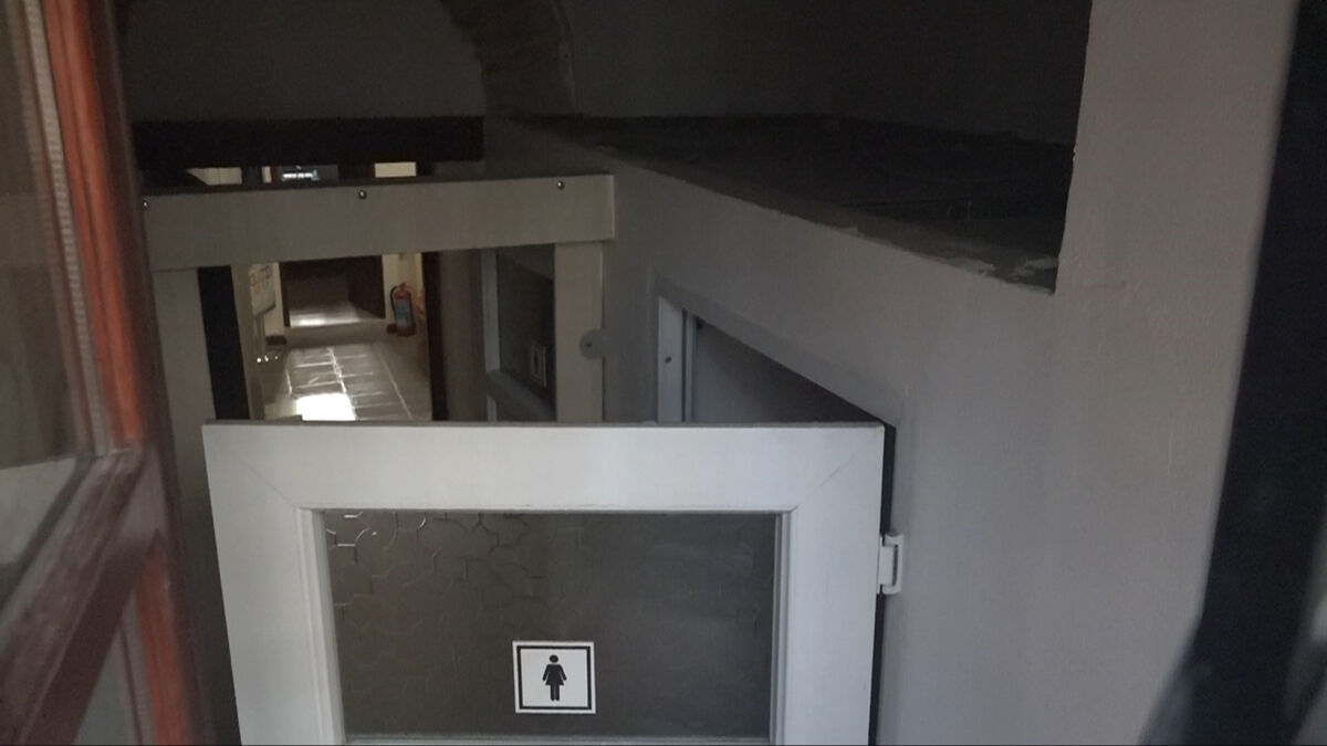 700 yıllık medrese binasına tuvalet inşa edildi: Rutubetlenme başladı, yıkılırsa şaşırmayın! - 2. Resim