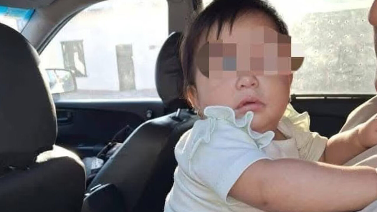 Annesi vahşice öldürülen bebek yol ortasında emeklerken bulundu Annesi vahşice öldürülen bebek yol ortasında emeklerken bulundu - 1. Resim