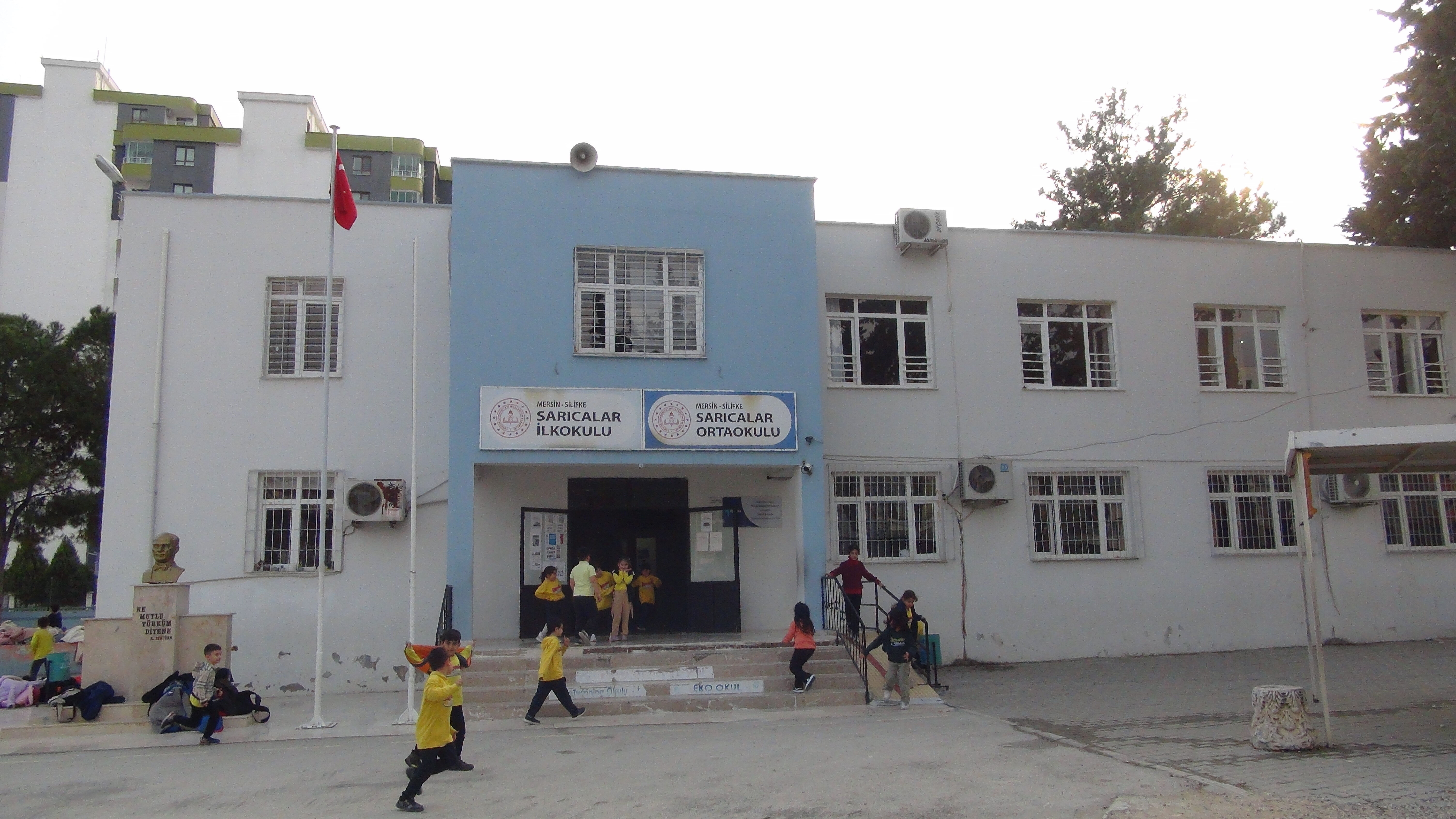 Düşerek kolunu kıran veli ve ağabeyi öğretmeni darp ederek burnunu kırdı - 2. Resim