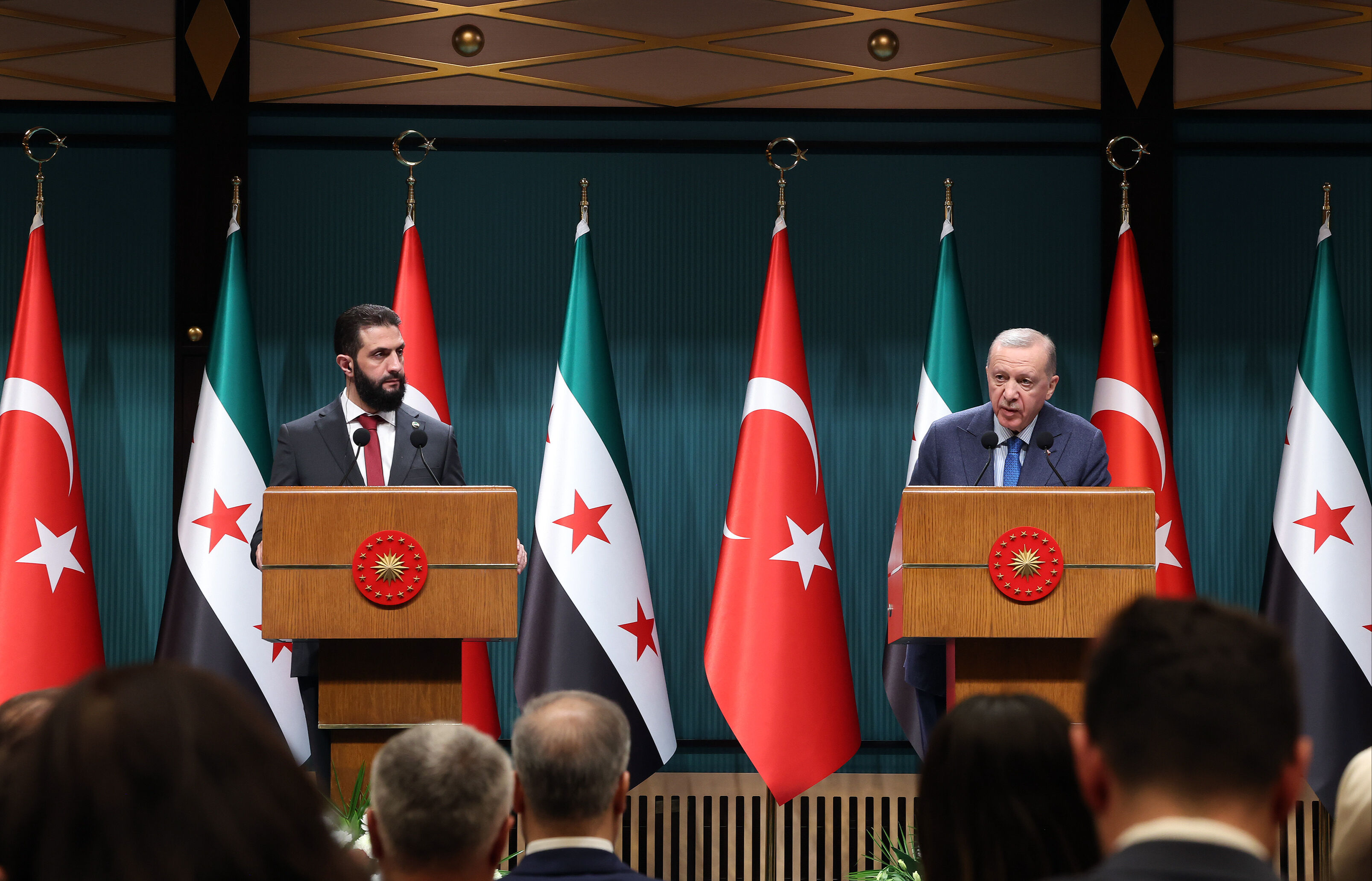 Erdoğan'dan Şara ile çok boyutlu iş birliği! Tarihî görüşmede stratejik kararlar alındı Erdoğan'dan Şara ile fikir birliği mesajı! Suriye'de terörün kökü kazınacak - 2. Resim