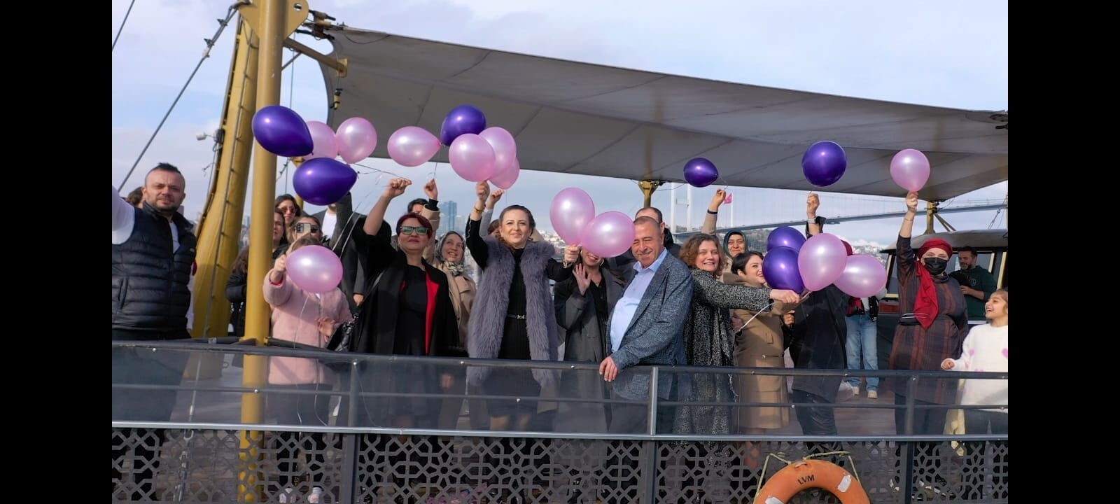 Gökyüzünde ‘kanser’ balonları! Rengarenk farkındalık - 4. Resim