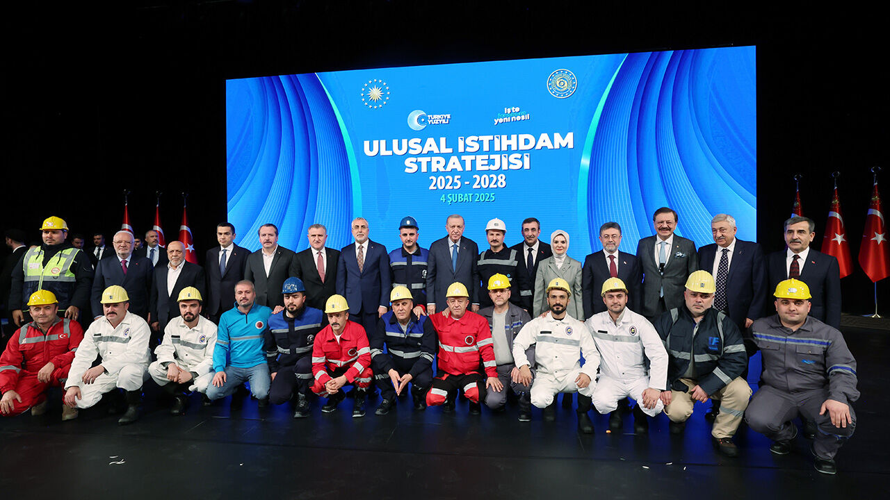 İŞKUR Üniversite Programı başlıyor! Erdoğan şartları tek tek saydı: 15 bin 162 TL'ye kadar destek - 1. Resim