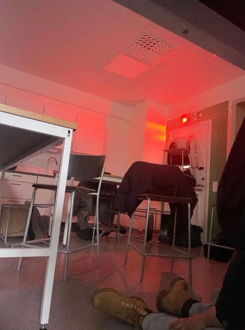 İsveç'te okula silahlı saldırıda 11 kişi öldü İsveç'te okula silahlı saldırıda 10 kişi öldü - 3. Resim