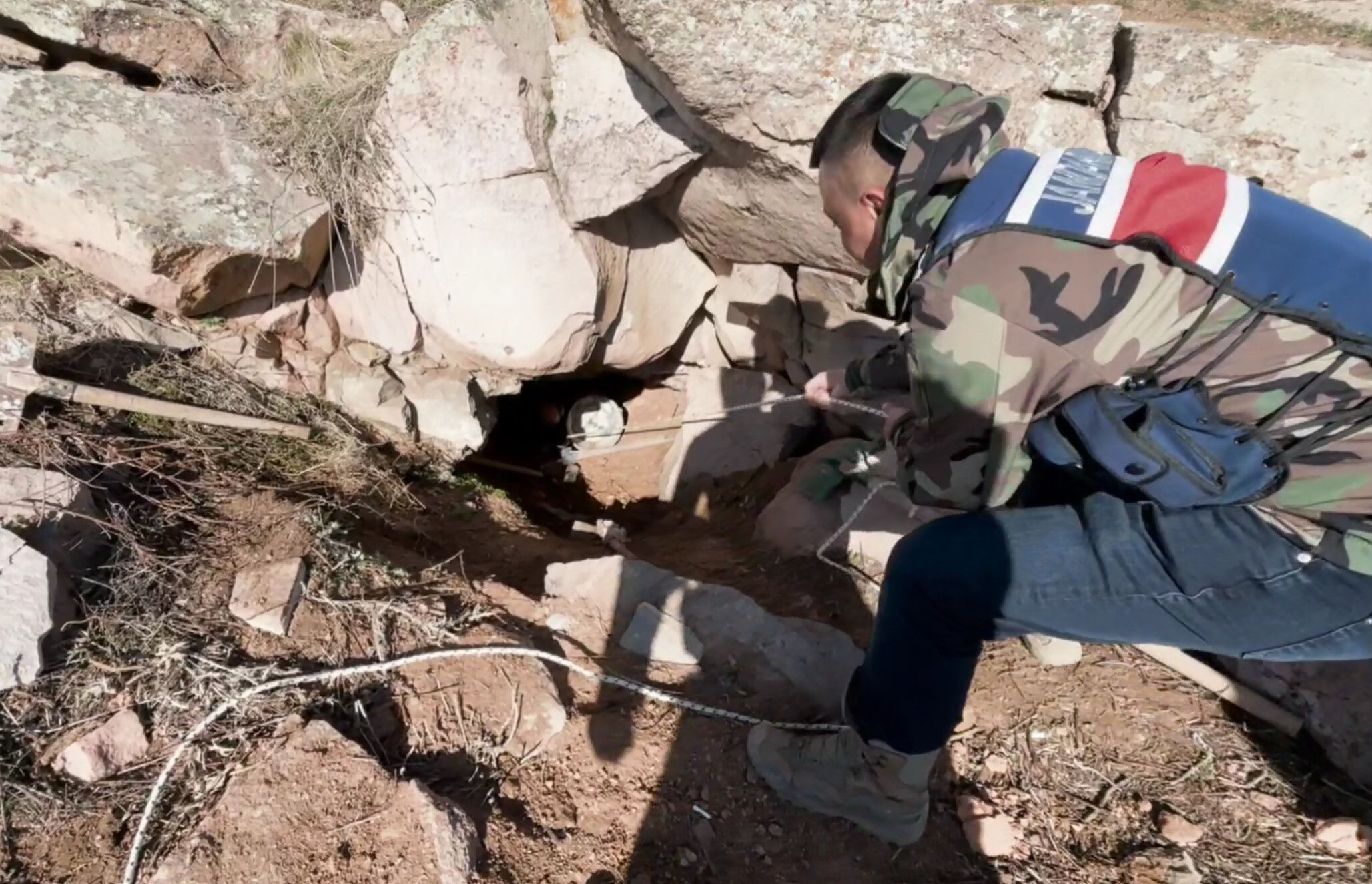 Jandarmadan definecilere nokta operasyon: Kazdıkları kuyuda suçüstü yakalandılar - 3. Resim