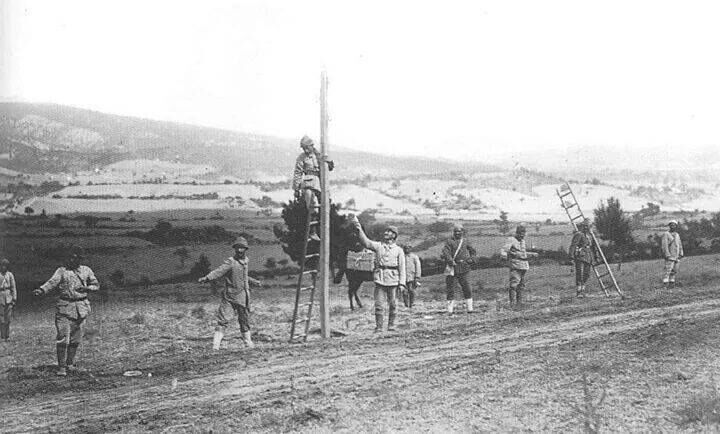 Sultan Abdülmecid hediye ettiği saatle 175 yıldır kendini hatırlatıyor: Cağaloğlu Anadolu Lisesi'nde bir padişah yadigarı Sultan Abdülmecid hediye ettiği saatle 175 yıldır kendini hatırlatıyor: Cağaloğlu Anadolu Lisesi'nde bir padişah yadigarı - 10. Resim