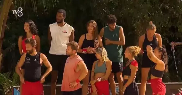 Survivor'a veda eden isim herkesi şaşırttı! Kimse beklemiyordu Survivor'a veda eden isim herkesi şaşırttı! Kimse beklemiyordu - 1. Resim