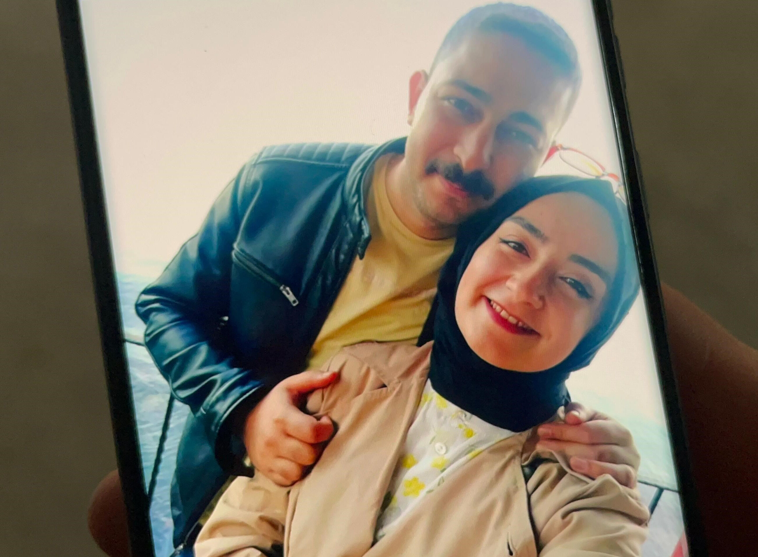 6 Şubat depreminde eşini kaybeden itfaiye eri: Hatay dünyayı doyurabilecek memleketti, bir damla suya muhtaç kaldı - 1. Resim