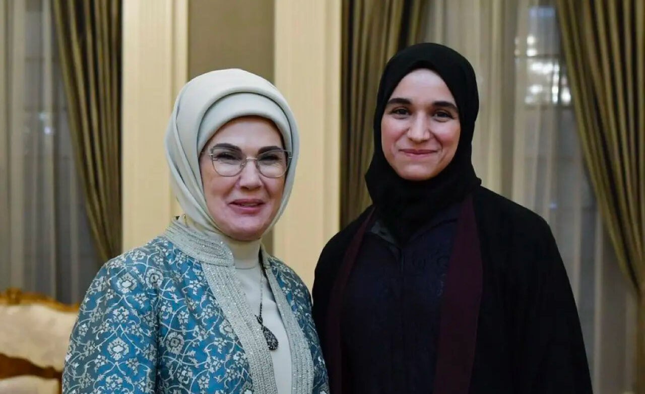 Ahmed Şara'nın eşi Latife El Durubi kimdir? Suriye Cumhurbaşkanı'nın eşi Osmanlı torunu mu? Ahmed Şara'nın eşi Latife El Durubi kimdir? Suriye Cumhurbaşkanı'nın eşi Osmanlı torunu mu? - 2. Resim