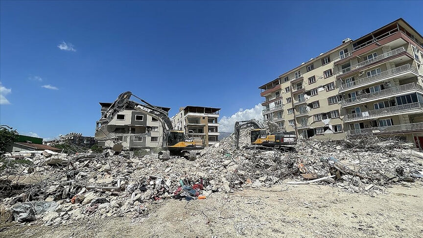 'Asrın Felaketi'nde ikinci yıl! Enkazdan çıkan değerli eşyalar sahiplerine teslim ediliyor - 1. Resim