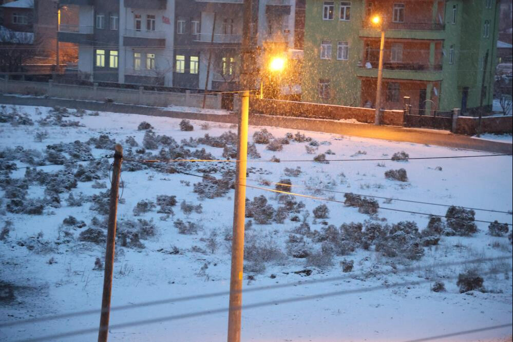 Meteoroloji uyarmıştı, Bartın'da beklenen kar başladı - 1. Resim