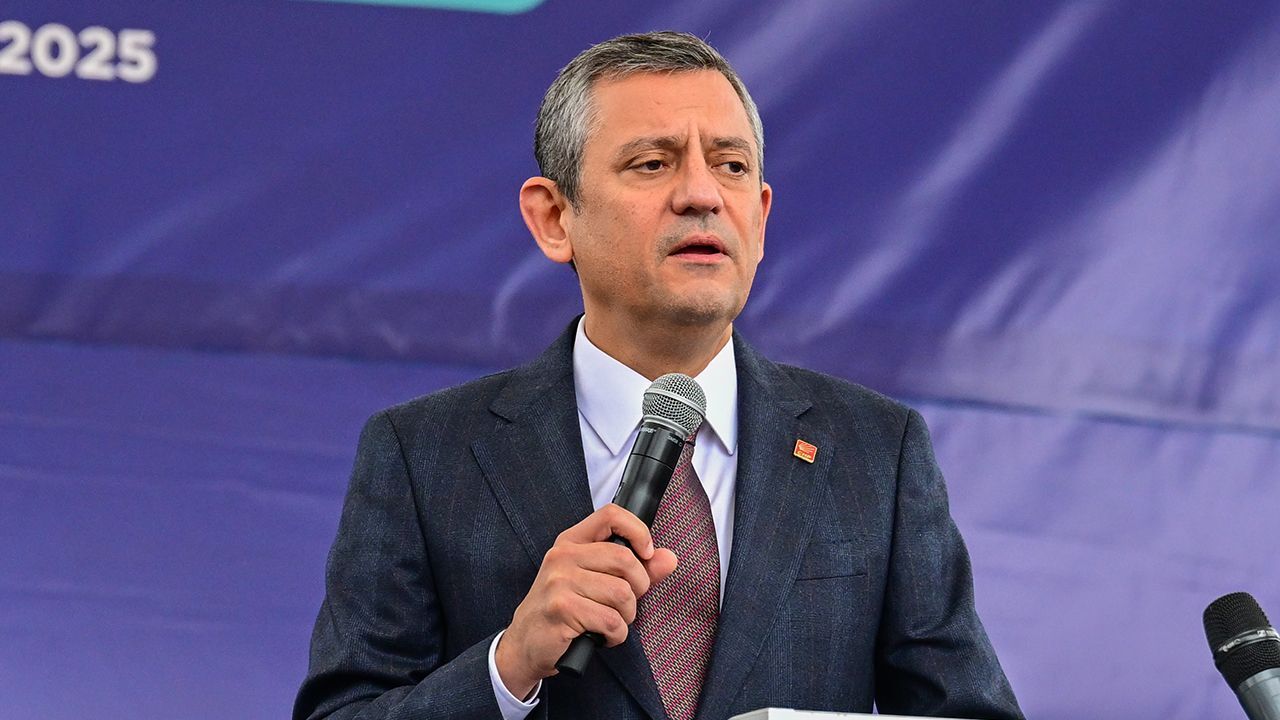 Özgür Özel'den Trump'a 'bombalı' tepki: Ya sen dünyanın sahibi misin? Özgür Özel'den hükümete 'Deprem Bakanlığı' çağrısı | Türkiye Gazetesi