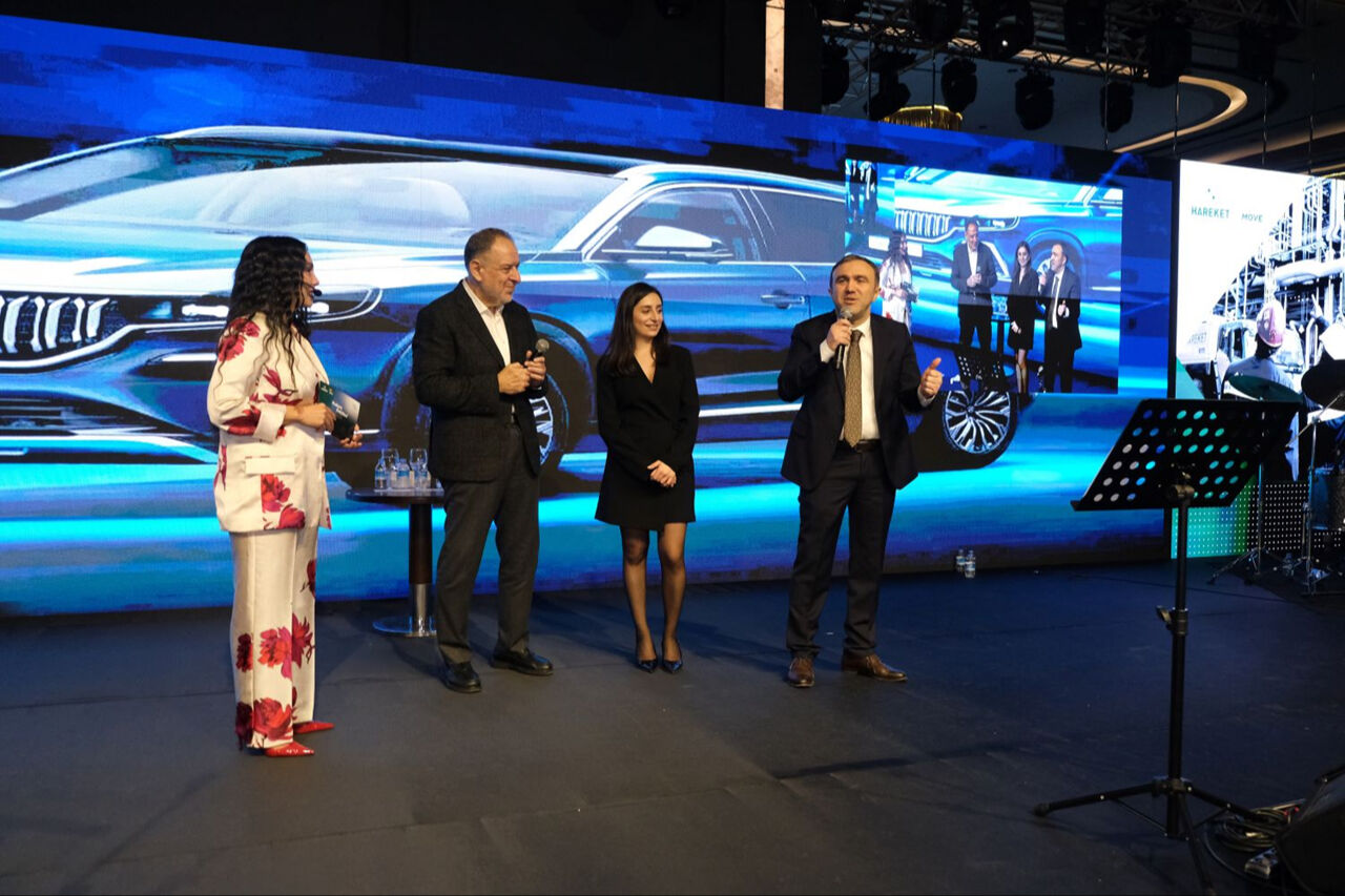 Türkiye'nin ünlü şirketi çalışanlarına Togg hediye etti - 2. Resim