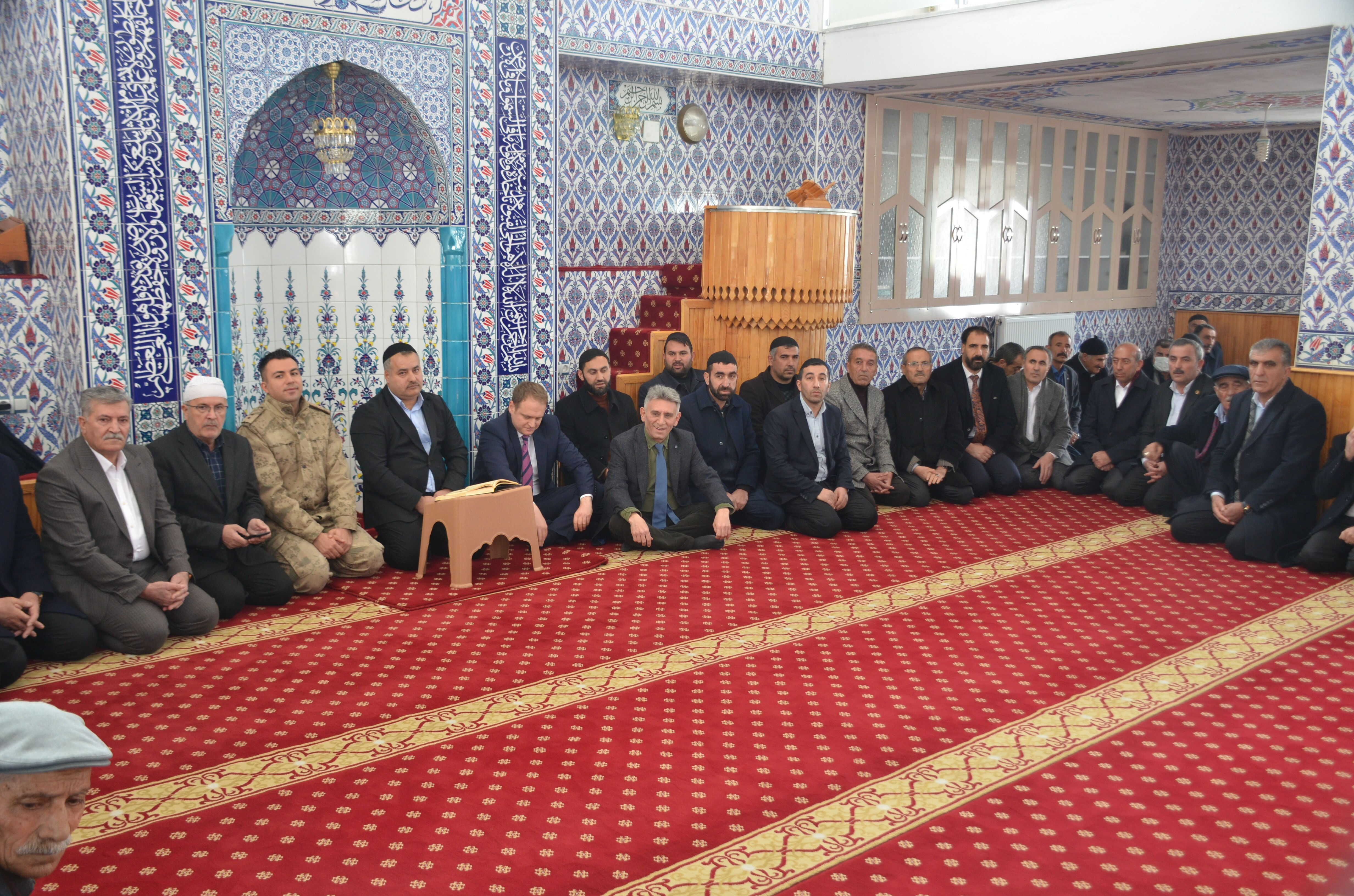 Bulanık, Demir ve Güngür ailesi için harekete geçti: Kur'an-ı Kerim'in altından geçip... - 2. Resim