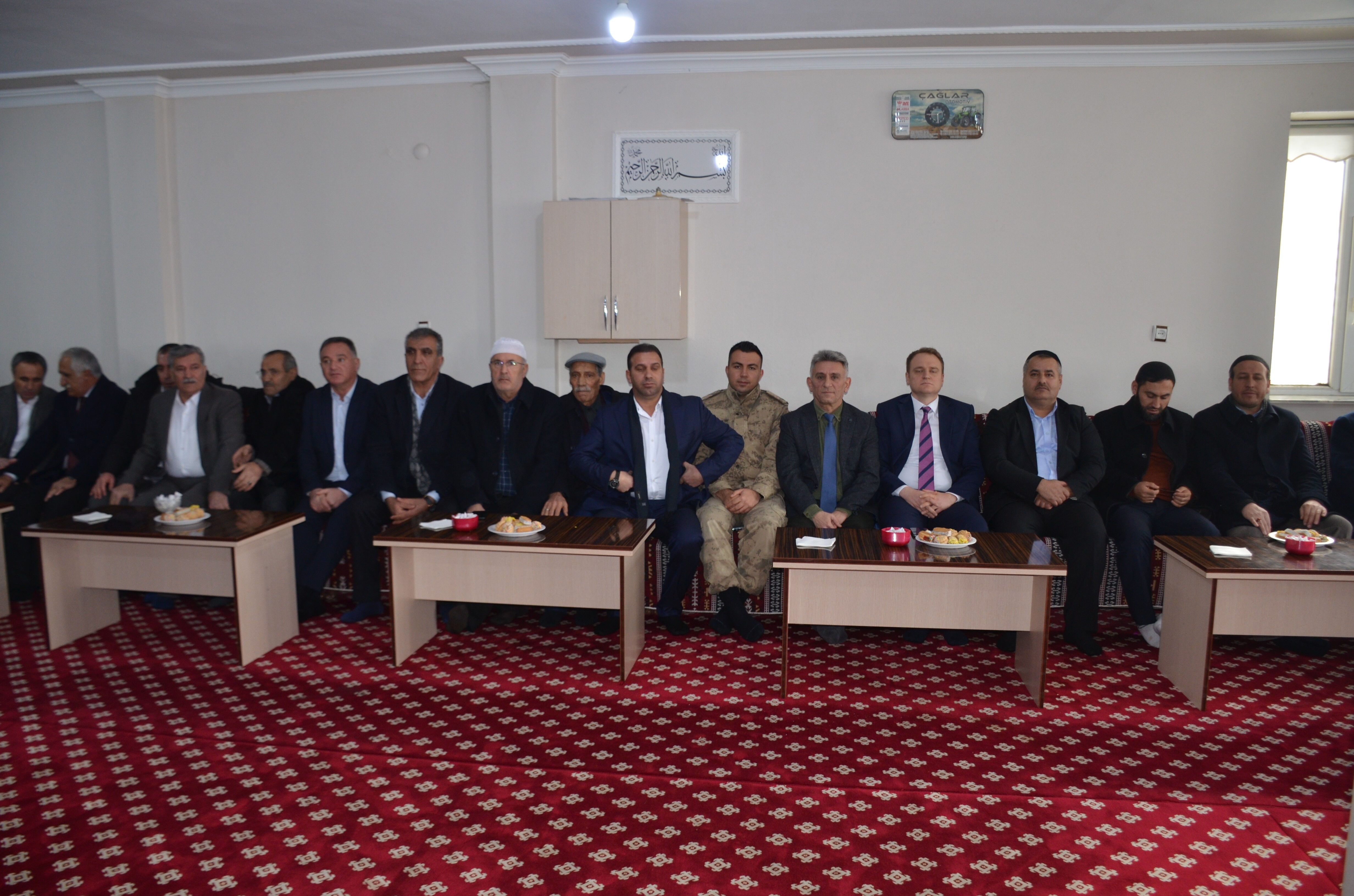 Bulanık, Demir ve Güngür ailesi için harekete geçti: Kur'an-ı Kerim'in altından geçip... - 1. Resim