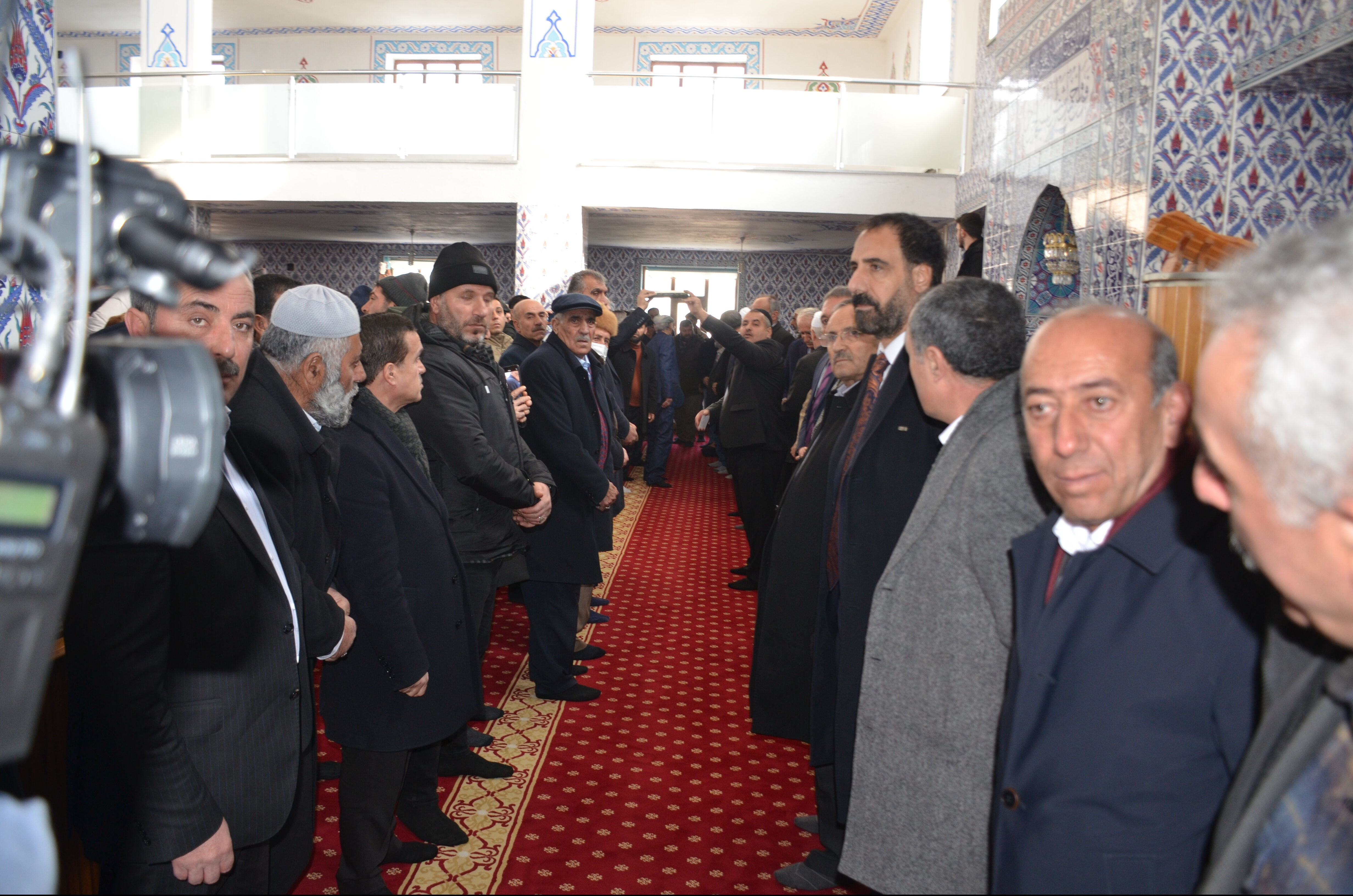 Bulanık, Demir ve Güngür ailesi için harekete geçti: Kur'an-ı Kerim'in altından geçip... - 3. Resim