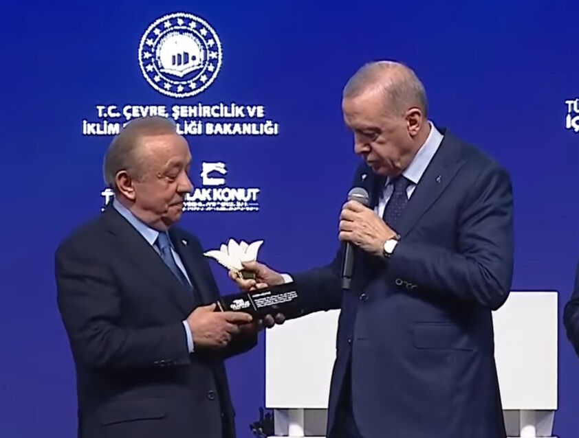 Cumhurbaşkanı Erdoğan canlı yayında iki bakana talimat verdi: Bunların yakasına iyi yapışmıyorsunuz Cumhurbaşkanı Erdoğan canlı yayında iki bakana talimat verdi: Bunların yakasına iyi yapışmıyorsunuz - 1. Resim
