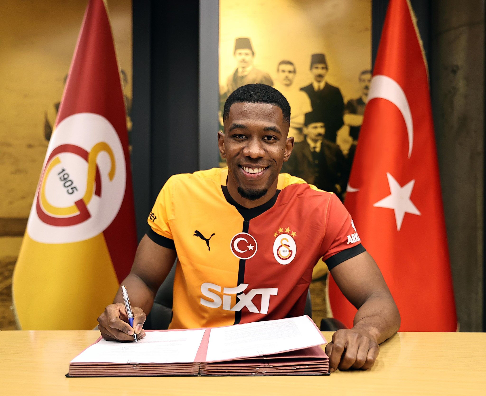 Galatasaray’dan transfer açıklaması! Yıldız oyuncu imzayı attı Galatasaray’dan transfer açıklaması! Yıldız oyuncu imzayı attı - 1. Resim