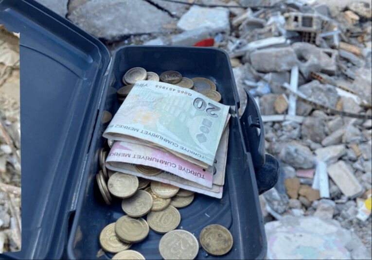 Her birinin hikayesi yürek dağlıyor! 6 Şubat depremlerinin ardından hafızalara kazındılar Her birinin hikayesi yürek dağlıyor! 6 Şubat depremlerinin ardından hafızalara kazındılar - 3. Resim