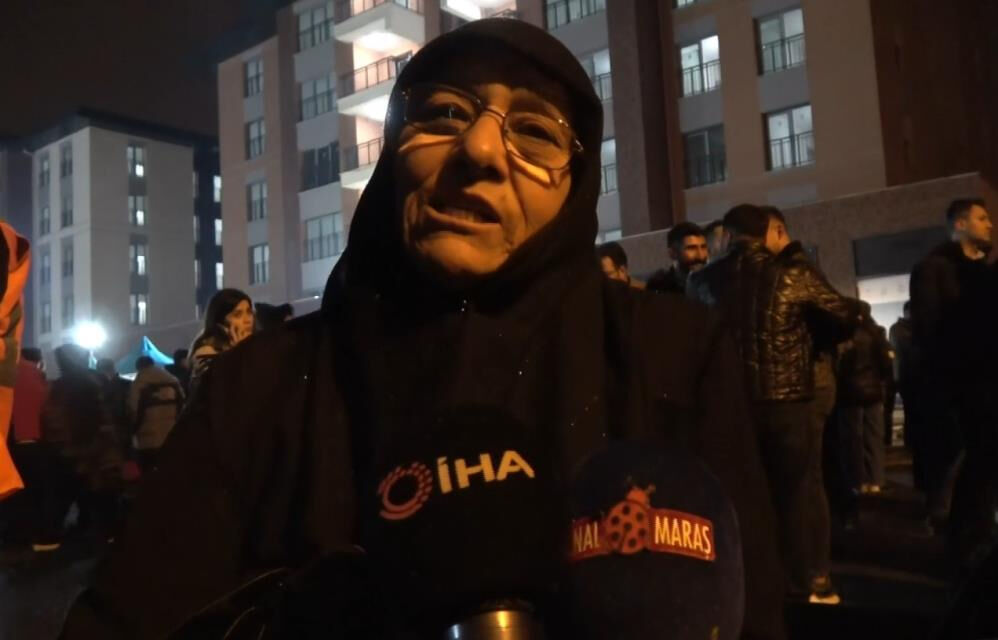 Hiç geçmeyen acı! Kurtulanlar kaybettiklerini andı, Ebrar Sitesi'nde 1.400 kişi canından oldu - 4. Resim