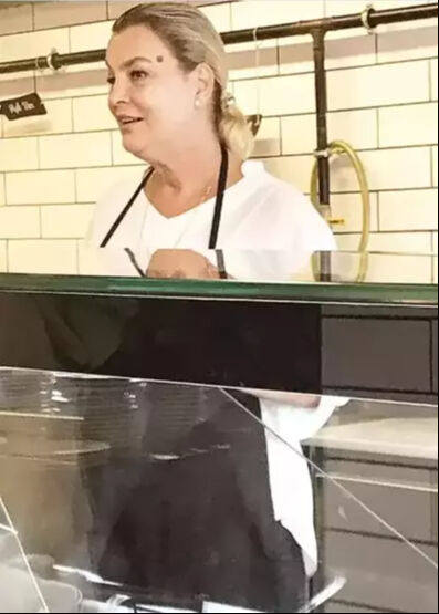 Sibel Turnagöl oto sanayide restoran açtı! Son halini görenler şoke oldu Sibel Turnagöl oto sanayide restoran açtı! Son halini görenler şoke oldu - 1. Resim