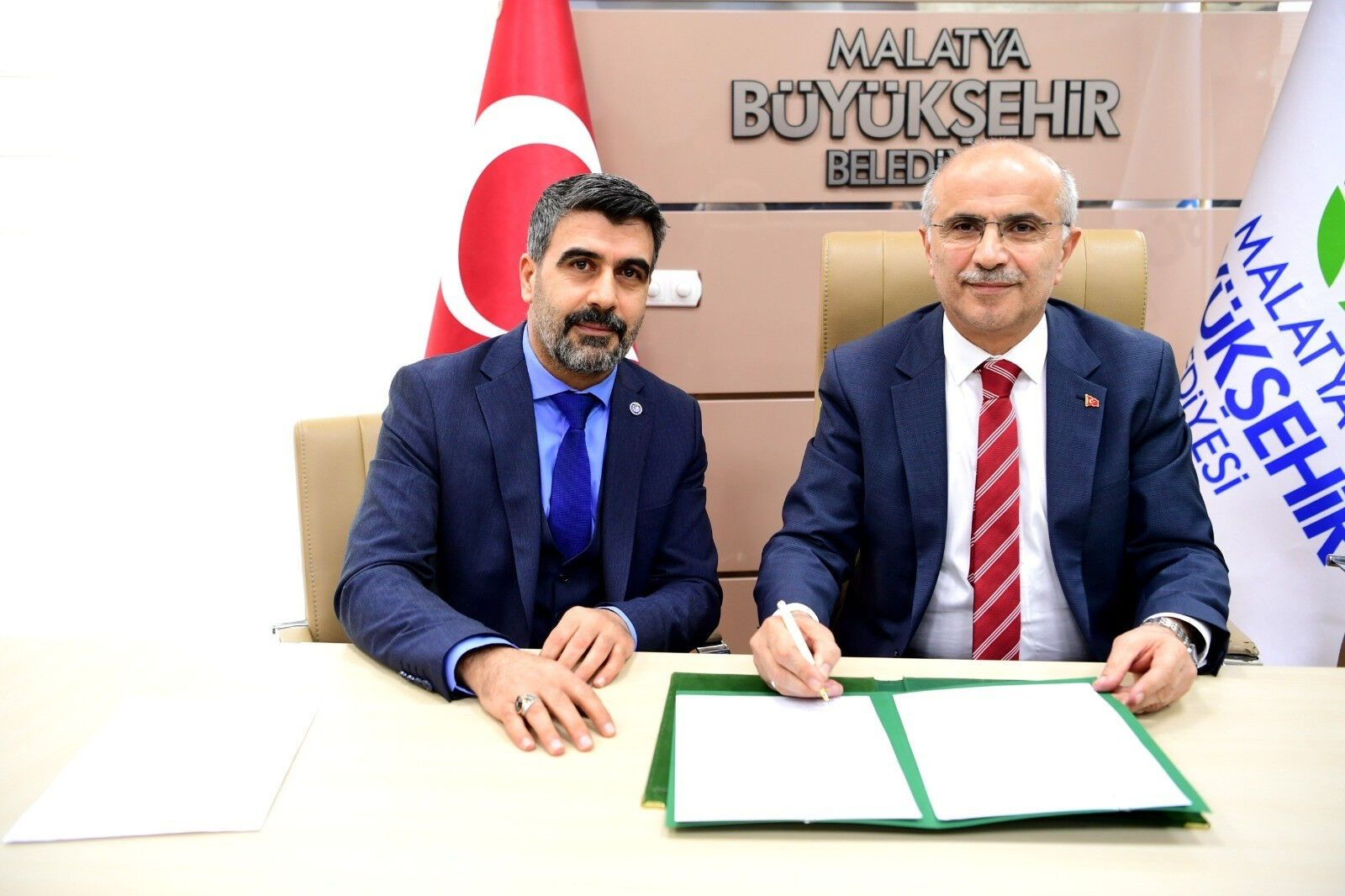 Belediye çalışanlarına zam yaptı! En düşük maaş 46 bin TL oldu, ikramiye de var - 2. Resim