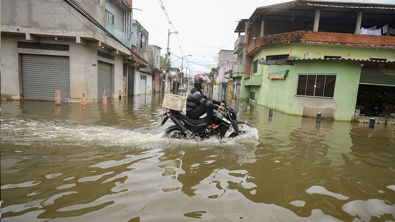 Brezilya'yı sel vurdu! 90 aile tahliye edildi, çok sayıda ölü var - 3. Resim