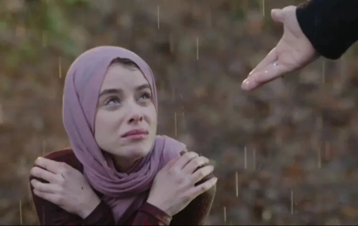 İlayda Alişan kimdir, kaç yaşında? Rolü için tesettüre girmesiyle gündem oldu - 4. Resim