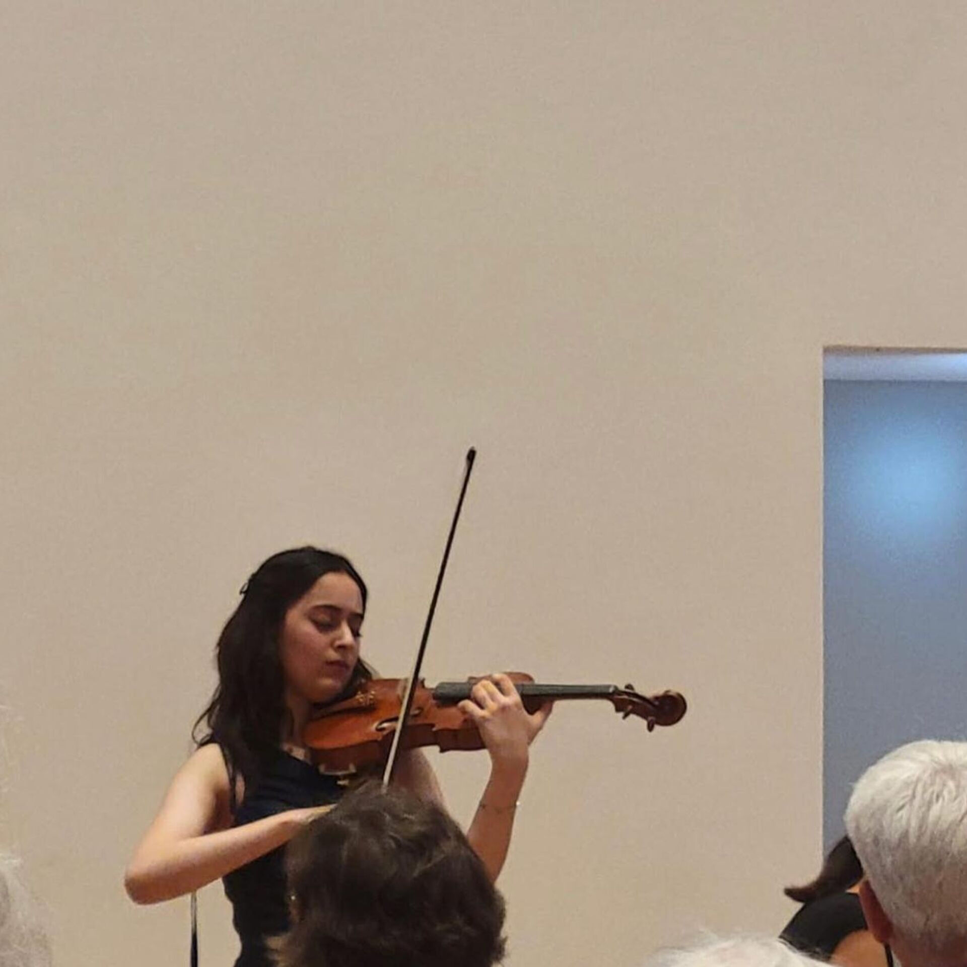 Laçin Akyol kimdir, neden öldü? Ünlü keman sanatçısıydı - 3. Resim