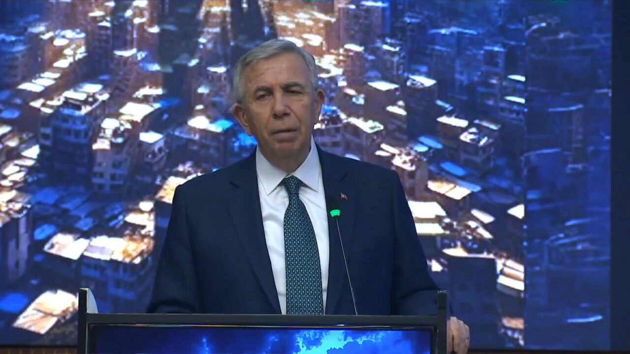 Ne diyeceği merak konusuydu! Mansur Yavaş'tan adaylık sorusuna tek cümlelik cevap Mansur Yavaş'tan adaylık sorusuna tek cümlelik cevap! Basın toplantısında konuştu - 1. Resim