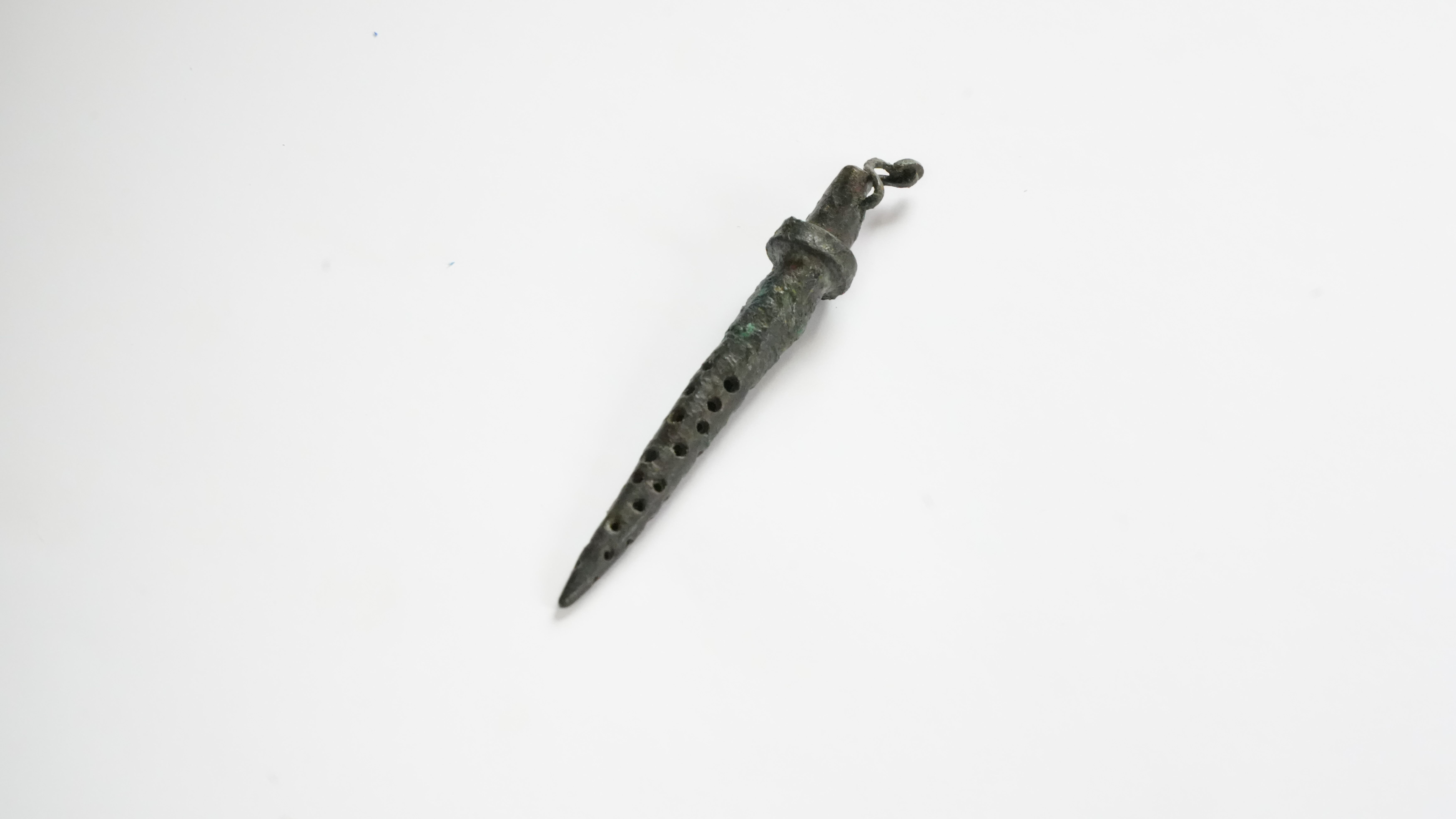 1500 yıllık bronz pipet bulundu! Meyve sularını bununla içiyorlardı - 1. Resim