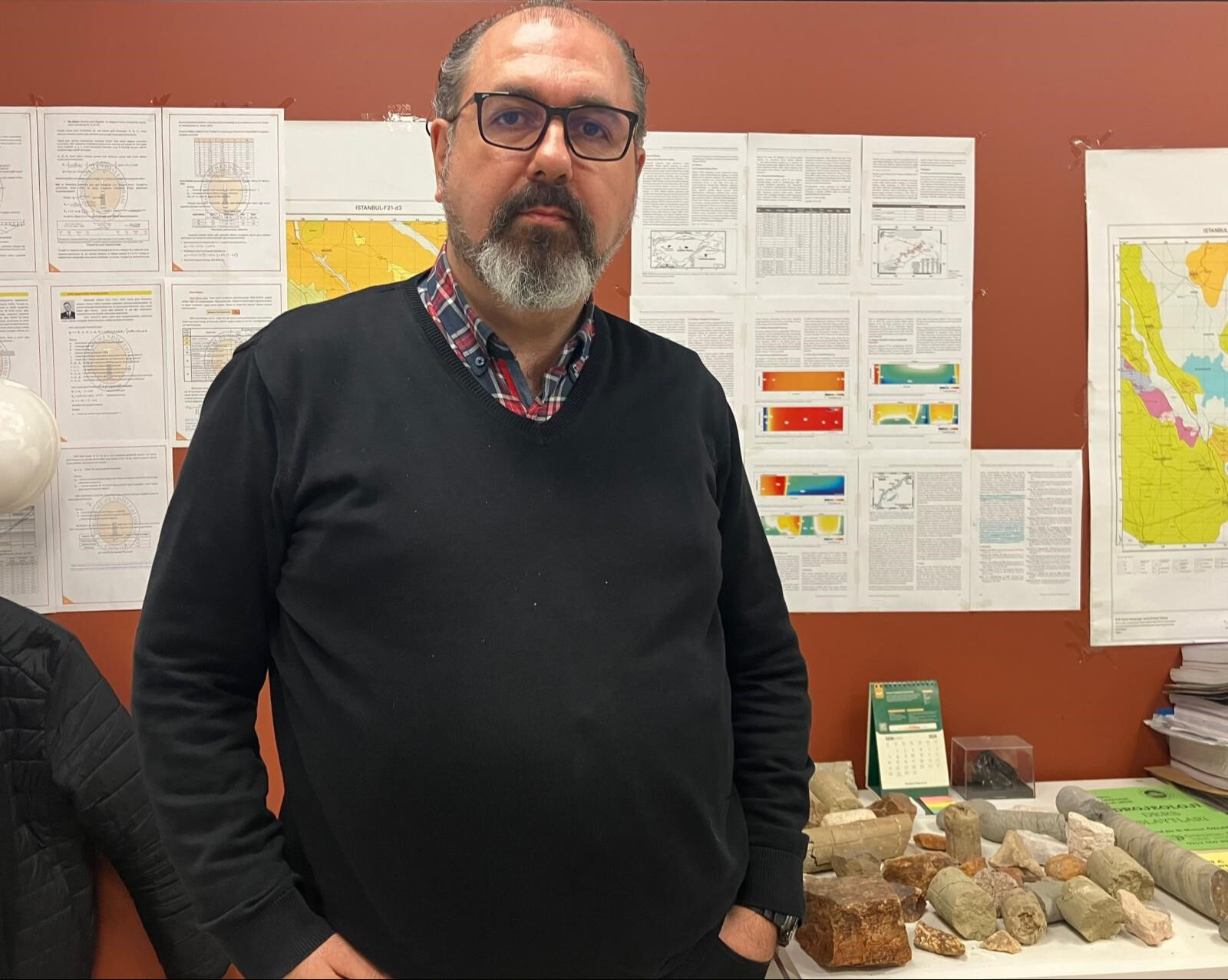 Ege depremleri sonrası 3 kentimiz için kritik sözler! "Ya büyük deprem olacak ya da yeni volkan oluşacak" Ege depremleri sonrası 3 kentimiz için kritik sözler! "Ya büyük deprem olacak ya da yeni volkan oluşacak" - 2. Resim