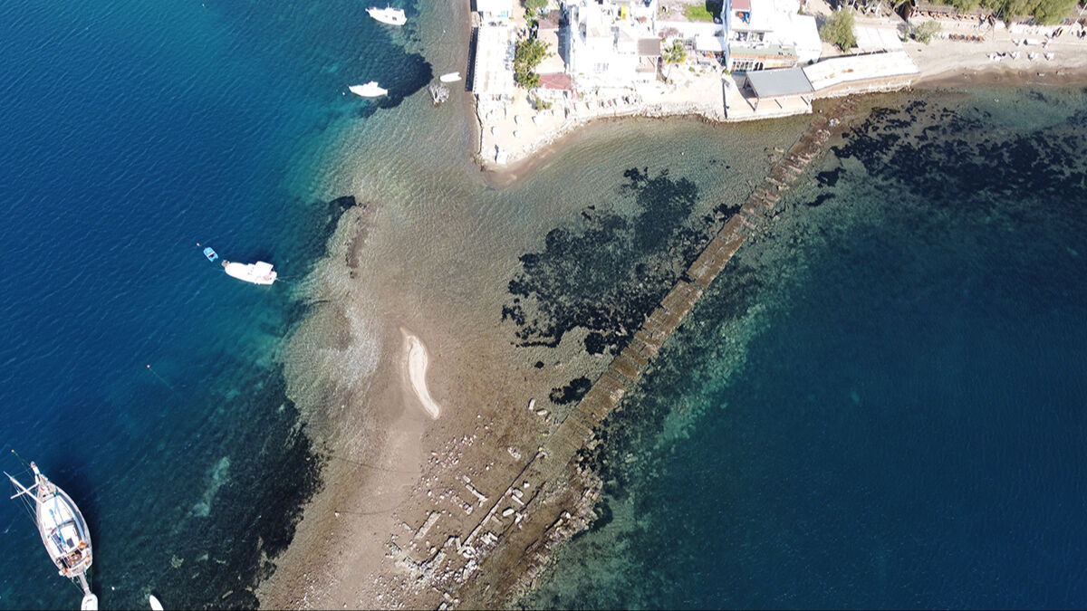 Ege'de Denizi çekildi kral yolu çıktı! Bodrumda 3500 yıllık sur yeniden gündemde - 3. Resim