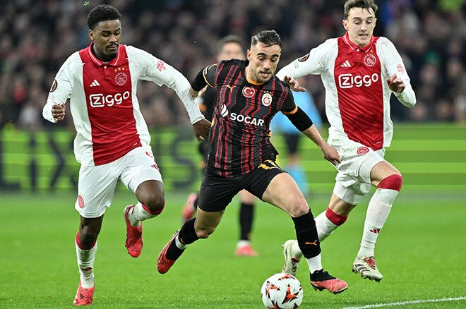 Galatasaray'da iki futbolcu Adana Demirspor maçında yok! Galatasaray'da iki futbolcu Adana Demirspor maçında yok! - 1. Resim