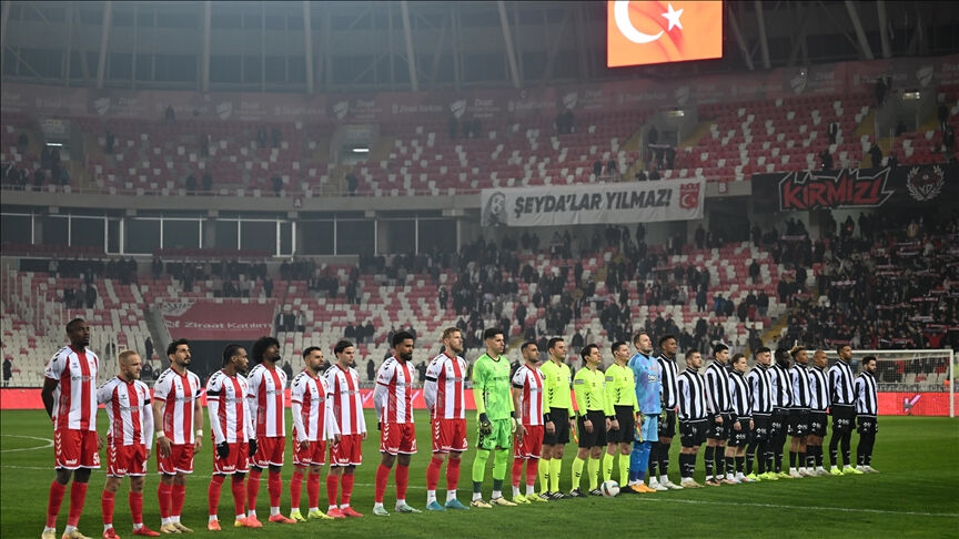 Sivasspor Beşiktaş maçı ne zaman, saat kaçta, nereden izlenir? Muhtemel ilk 11'ler, canlı yayın bilgileri açıklandı Sivasspor Beşiktaş maçı ne zaman, saat kaçta, nereden izlenir? Muhtemel ilk 11'ler, canlı yayın bilgileri açıklandı - 1. Resim