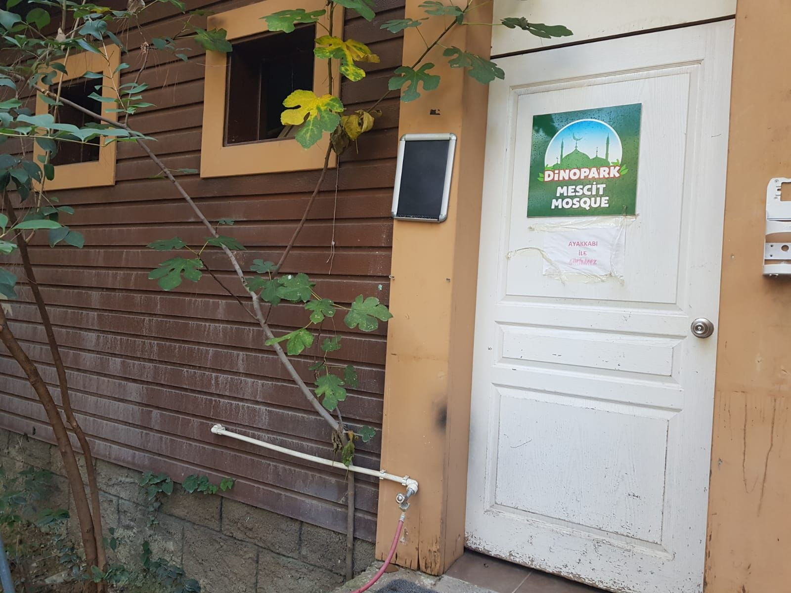 Tuvaleti mescide çevirdiler! Tepkilerin ardından kaymakamlık harekete geçti - 3. Resim