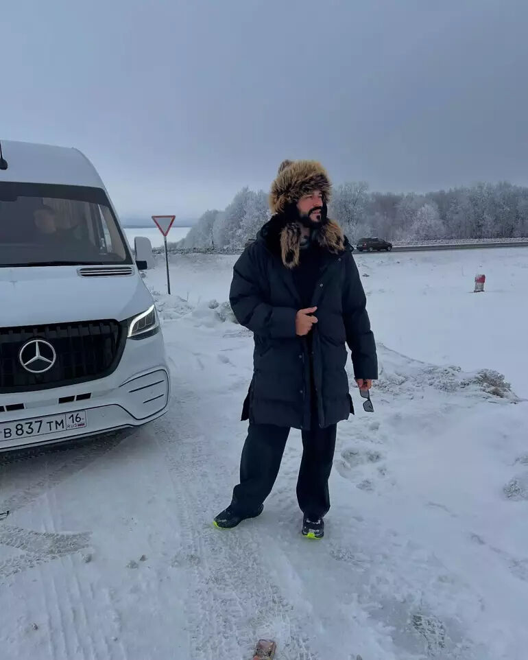 Burak Özçivit'in yeni tarzı sosyal medyanın diline fena düştü! Gören yoruma sarıldı Burak Özçivit'in yeni tarzı sosyal medyanın diline fena düştü! Gören yoruma sarıldı - 3. Resim