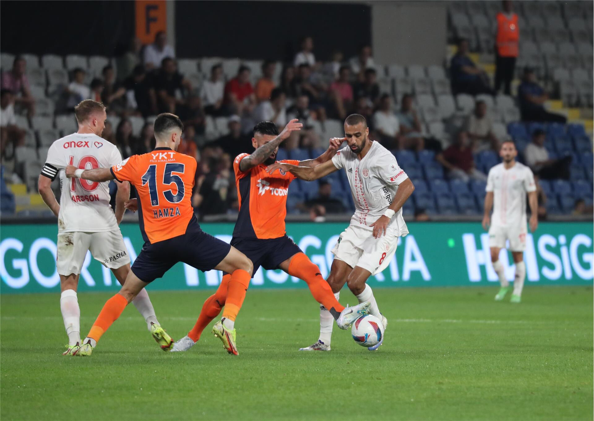 İlk 11'ler belli oldu! Antalyaspor - Başakşehir maçı nerede izlenir, hangi kanalda, saat kaçta? İlk 11'ler belli oldu! Antalyaspor - Başakşehir maçı nerede izlenir, hangi kanalda, saat kaçta? - 3. Resim