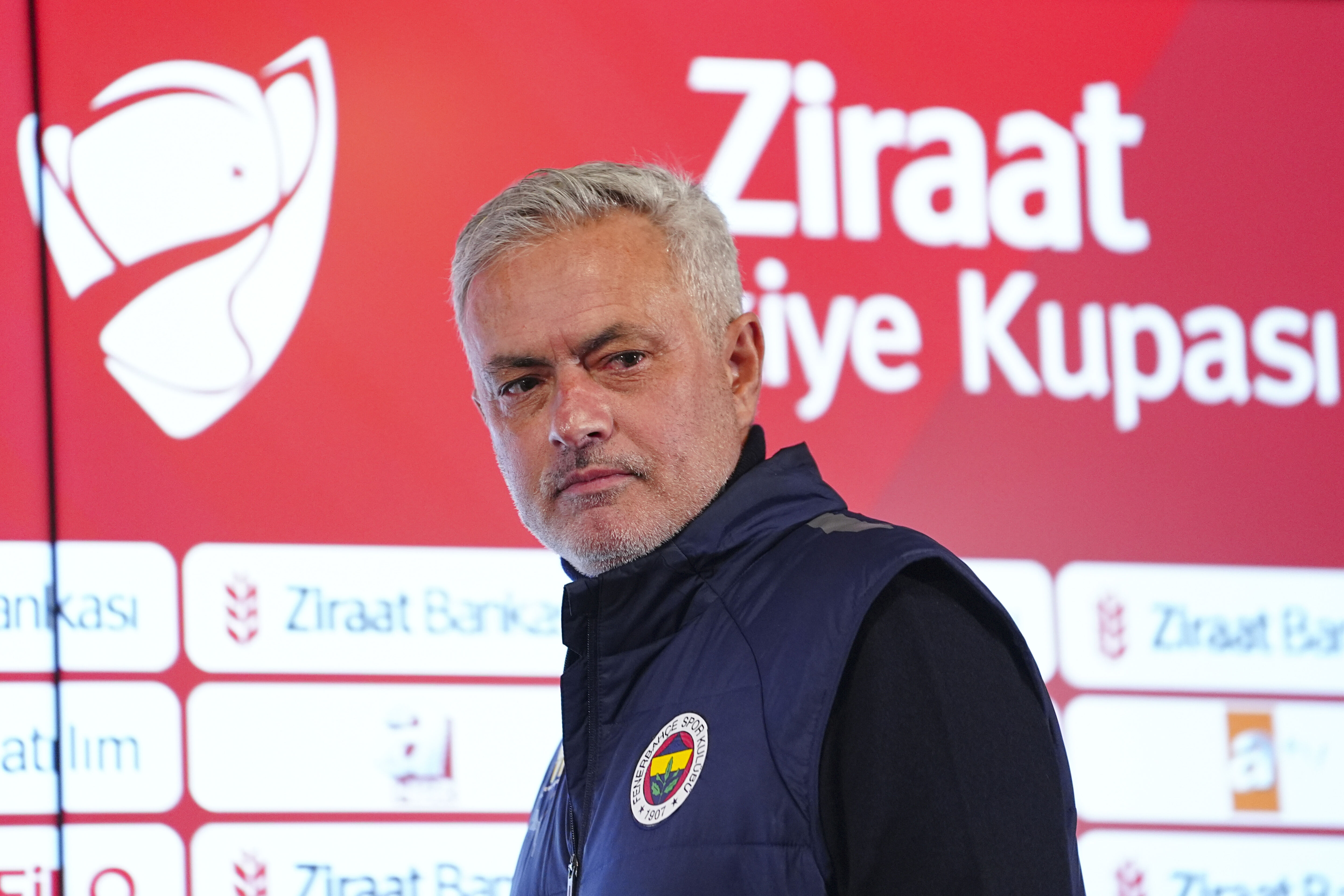 Jose Mourinho'dan flaş açıklama: Bizler ağlamıyoruz! Jose Mourinho'dan flaş açıklama: Bizler ağlamıyoruz! - 2. Resim