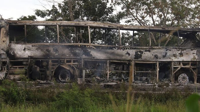 Kamyon ile yolcu otobüsü çarpıştı! Korkunç kazada 41 Meksikalı hayatını kaybetti Kamyon ile yolcu otobüsü çarpıştı! Korkunç kazada 41 Meksikalı hayatını kaybetti - 1. Resim