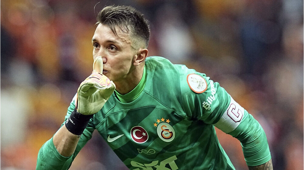 Muslera cezalı mı? Galatasaray - Adana Demirspor maçında forma giyemeyecek cezalı oyuncular! Muslera cezalı mı? Galatasaray - Adana Demirspor maçında forma giyemeyecek cezalı oyuncular! - 1. Resim