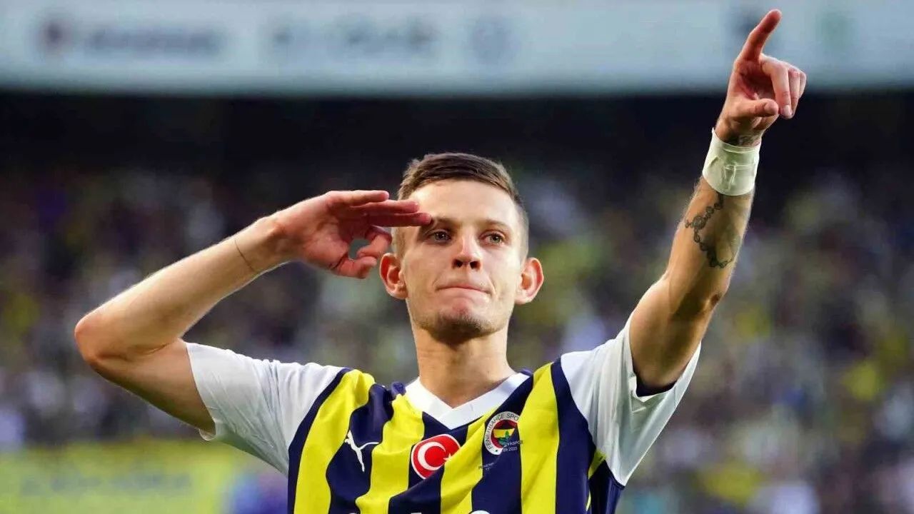 Sebastian Szymanski, Fenerbahçe'nin tarihine geçti! Yıldız oyuncu 4000.  golü attı | Türkiye Gazetesi