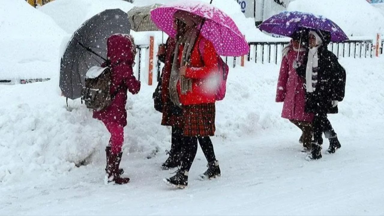 Yarın okullar tatil mi, kar tatili var mı? 10 Şubat okulların tatil olduğu iller merak edildi!