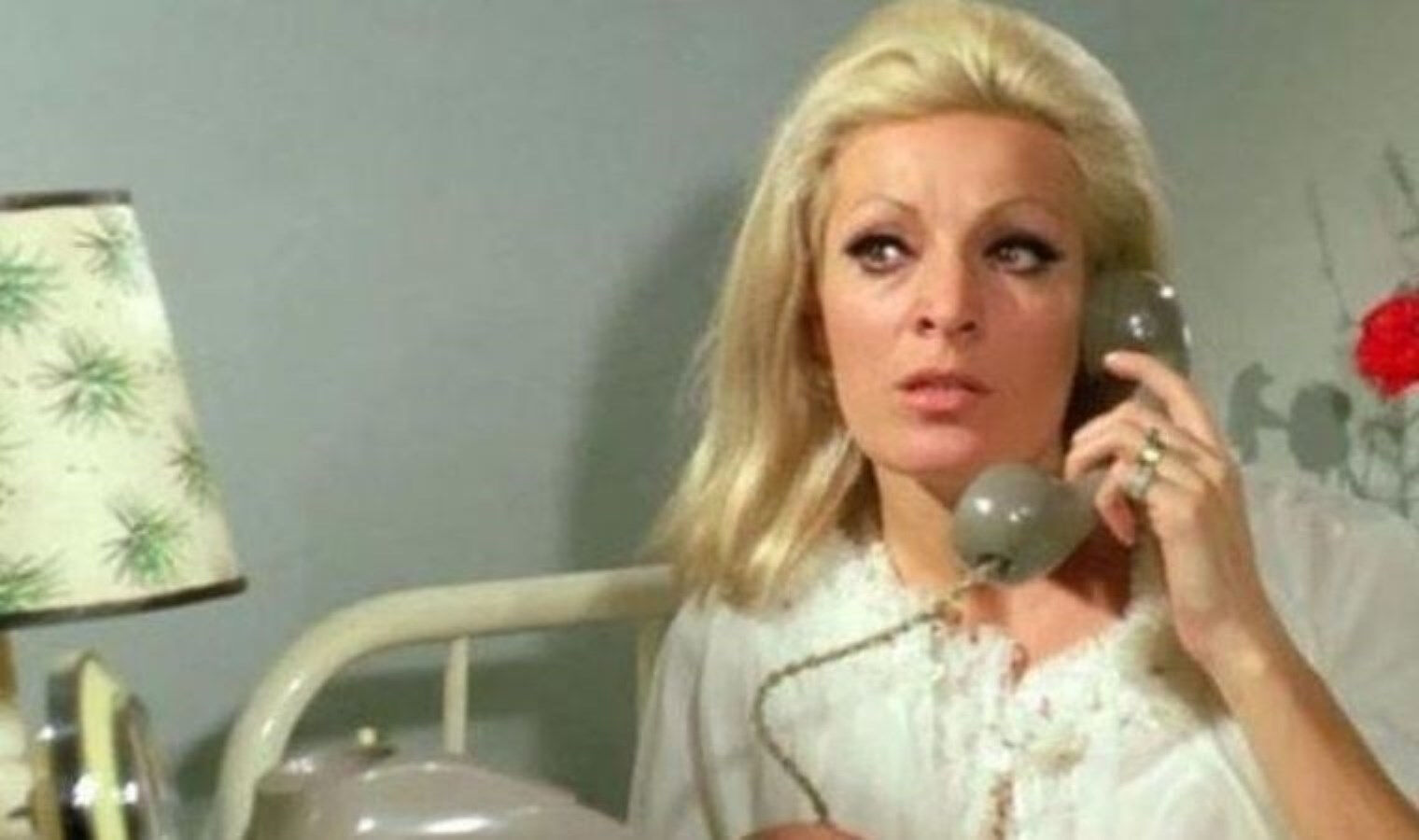 Yıllar sonra ortaya çıktı! Lale Belkıs'ın hem değişimi hem de evi çok konuşuldu! İşte tarih kokan o ev... Yıllar sonra ortaya çıktı! Lale Belkıs'ın hem değişimi hem de evi çok konuşuldu! İşte tarih kokan o ev... - 1. Resim