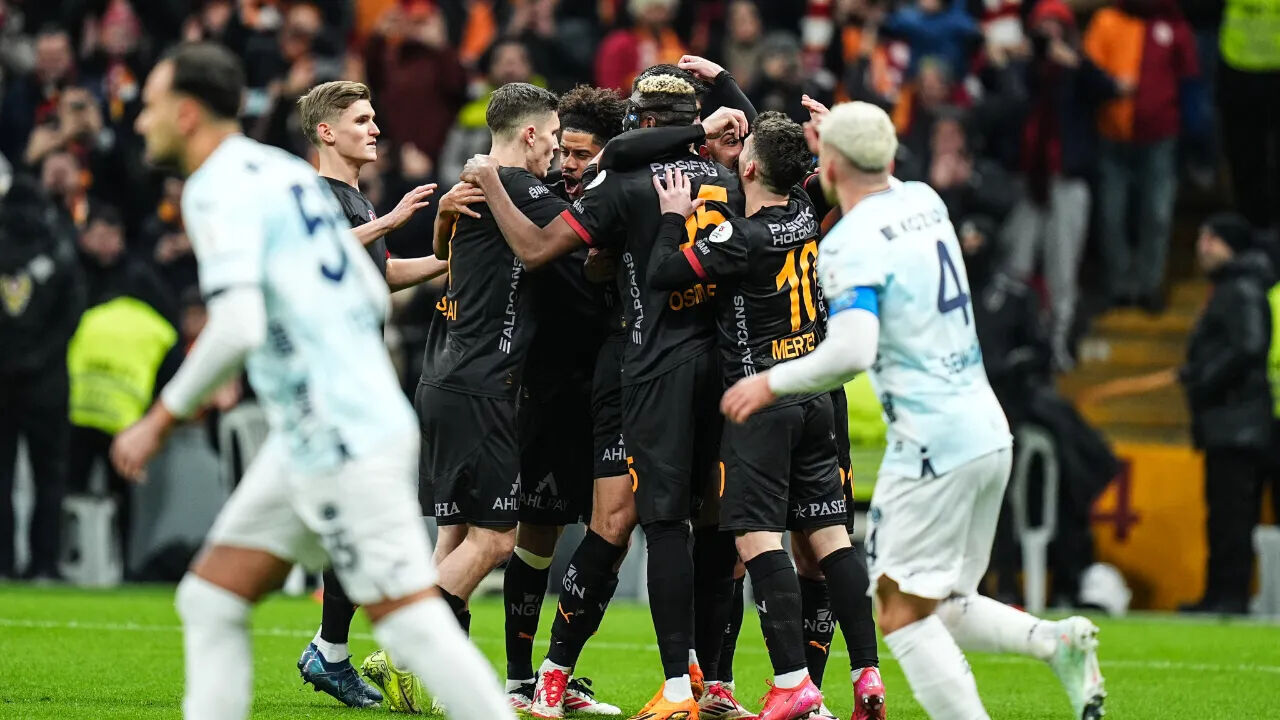 Adana Demirspor neden maçtan çekildi? Galatasaray Adana Demirspor maçı yarıda kaldı Adana Demirspor neden maçtan çekildi? Galatasaray Adana Demirspor maçı yarıda kaldı - 2. Resim